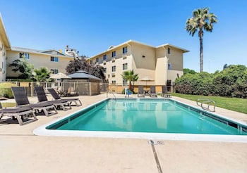 Aurora Inn,,3 star