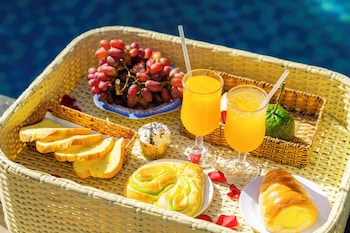 green bungalow garden resort