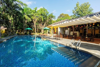 green bungalow garden resort