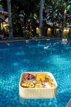green bungalow garden resort