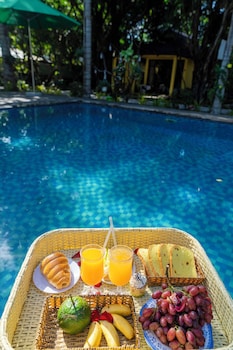 green bungalow garden resort
