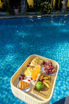 green bungalow garden resort