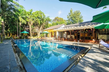 green bungalow garden resort