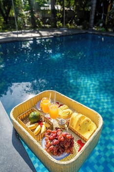 green bungalow garden resort