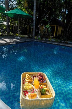 green bungalow garden resort
