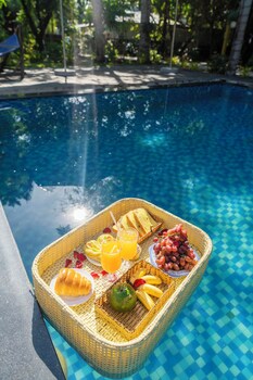 green bungalow garden resort