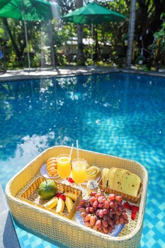 green bungalow garden resort