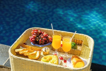 green bungalow garden resort