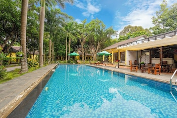 green bungalow garden resort