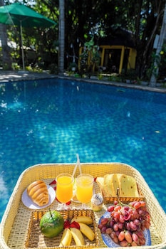 green bungalow garden resort