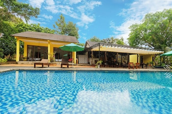 green bungalow garden resort