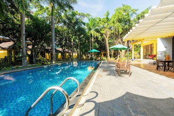 green bungalow garden resort