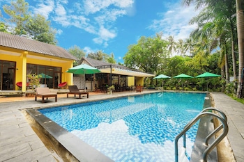 green bungalow garden resort