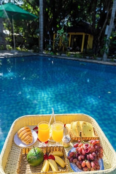 green bungalow garden resort