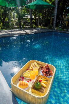 green bungalow garden resort