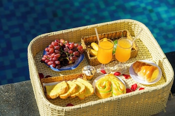 green bungalow garden resort