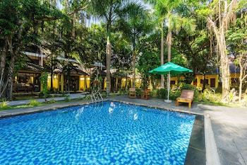 green bungalow garden resort