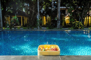green bungalow garden resort