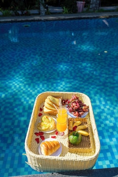 green bungalow garden resort