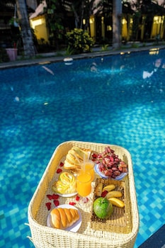 green bungalow garden resort