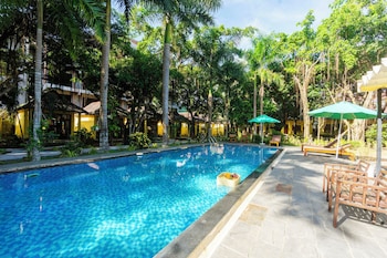 green bungalow garden resort