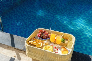 green bungalow garden resort