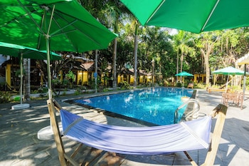 green bungalow garden resort