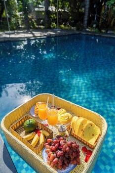 green bungalow garden resort
