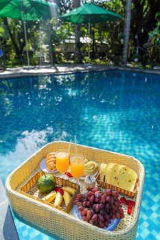 green bungalow garden resort