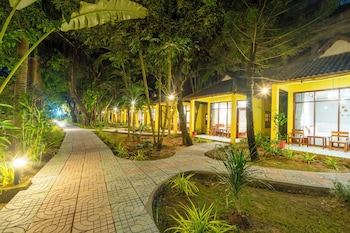 green bungalow garden resort