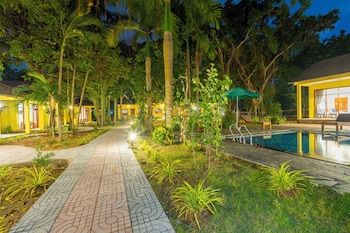green bungalow garden resort