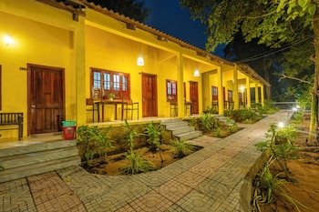 green bungalow garden resort