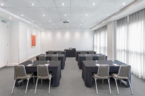 adina apartment hotel sydney darling harbour