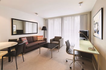 adina apartment hotel sydney darling harbour