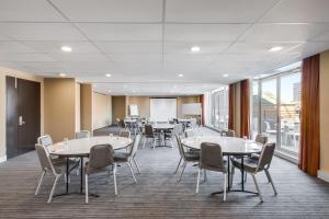 adina apartment hotel wollongong