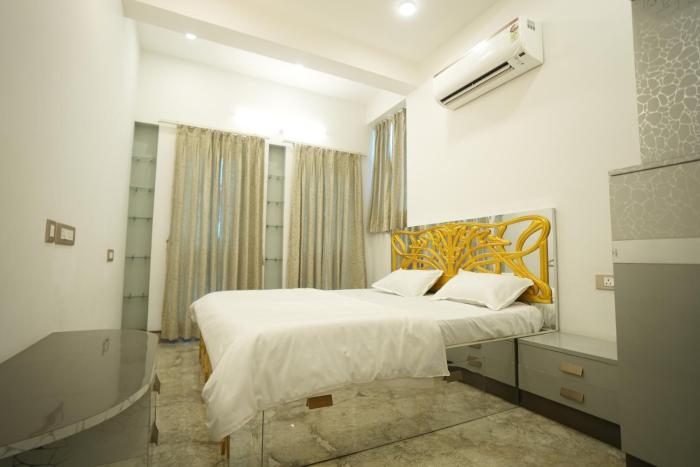the collectors loft jaipur