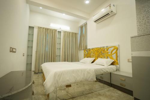 the collectors loft jaipur