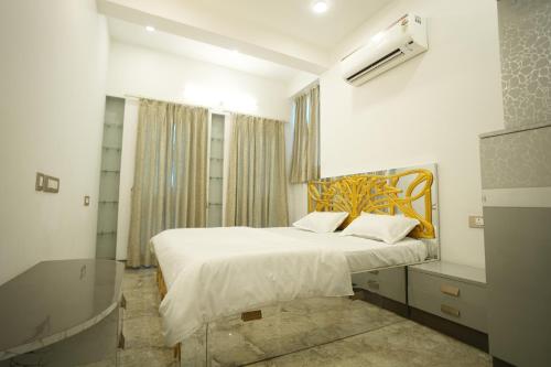 the collectors loft jaipur