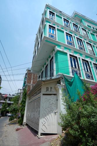 the collectors loft jaipur