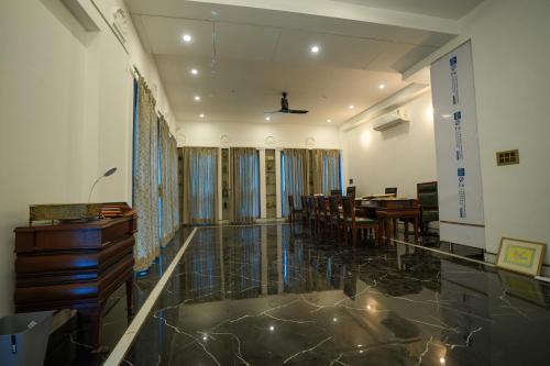 the collectors loft jaipur