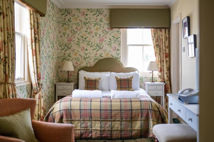 open arms hotel