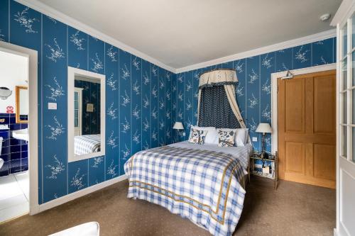 open arms hotel