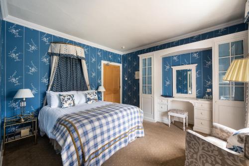 open arms hotel