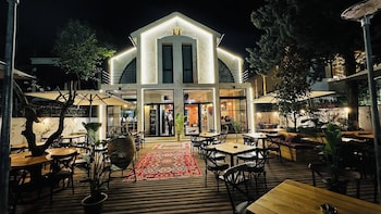 villa garden boutique hotel tirana