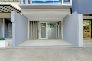 capital o 94914 kemayoran guest house