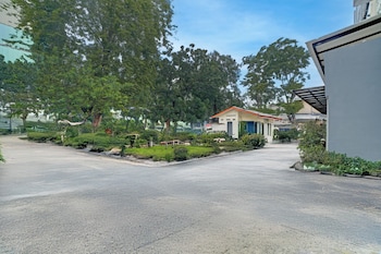 capital o 94914 kemayoran guest house