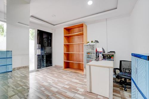 capital o 94914 kemayoran guest house