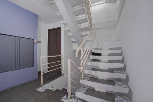 capital o 94914 kemayoran guest house
