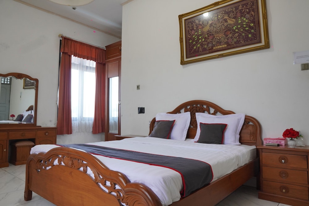 collection o near universitas negeri padang formerly hotel amra