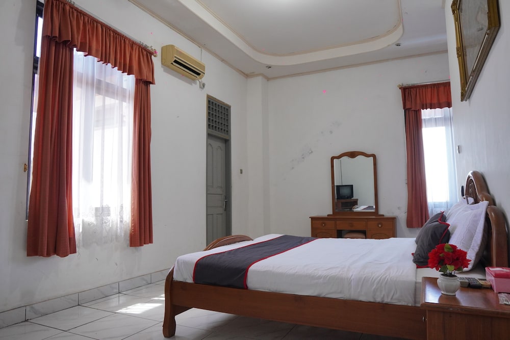 collection o near universitas negeri padang formerly hotel amra